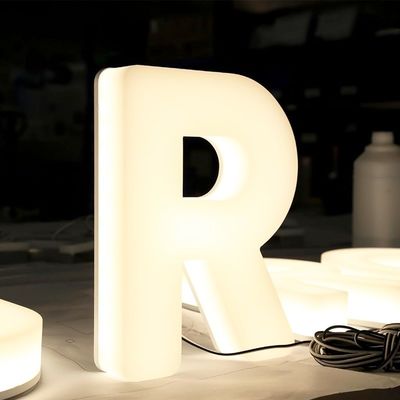 電子企業ロゴ用の3D文字ディスプレイ