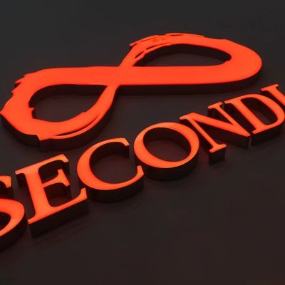 路上広告ボード LED文字 アルファベット ステンレス鋼のストライプと照明