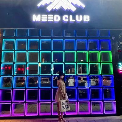 私たちのホログラフィックファン3DアビスミラーLEDレター2024で広告を変えてください