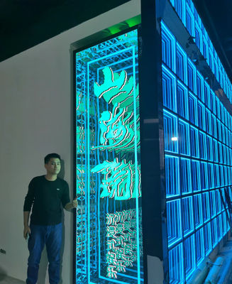 3Dホログラムディスプレイファンで広告をアップグレードします