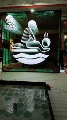 カスタマイズされたステンレス・スティール インフィニティ・グロー 多層効果鏡 LED 3D ネオンサイン